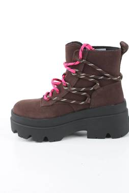 Дамски боти UGG Australia2