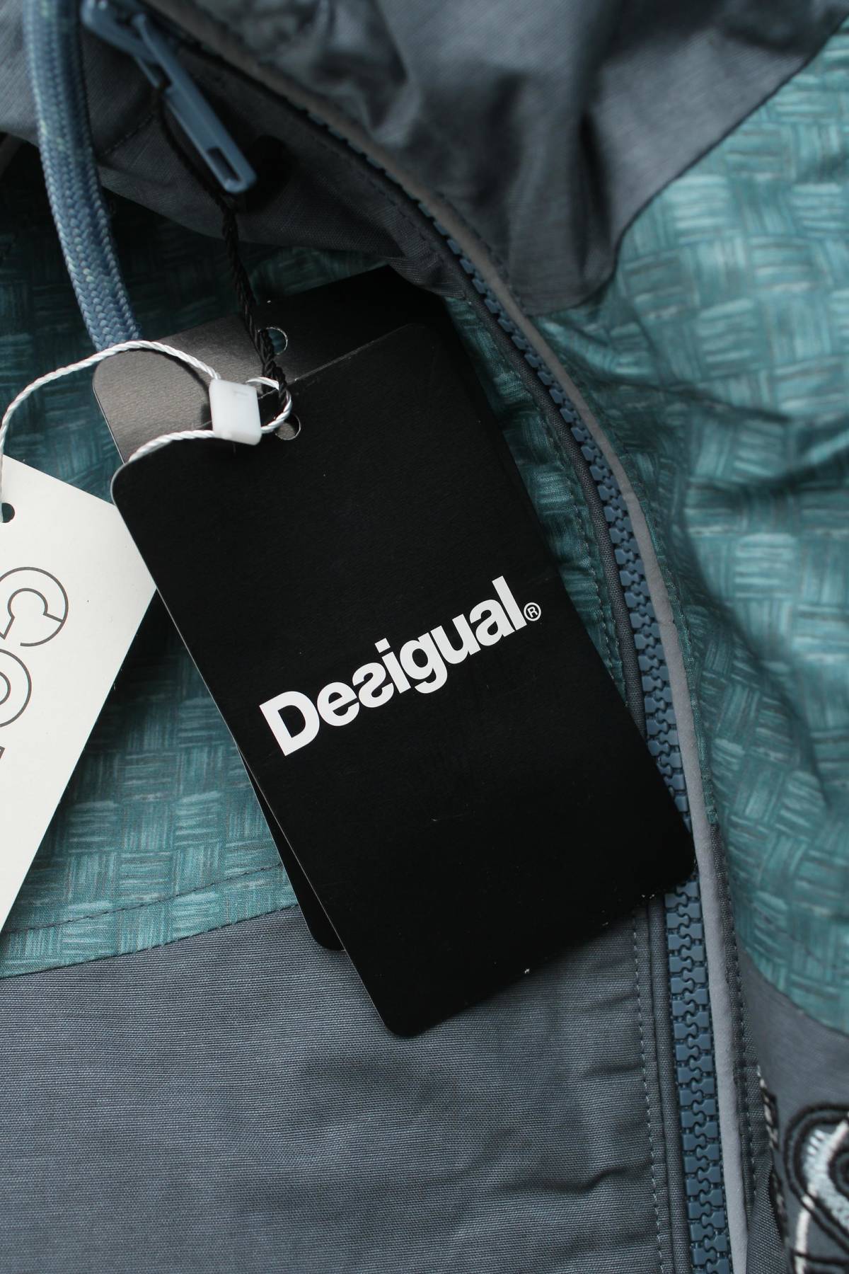 Мъжко яке Desigual4