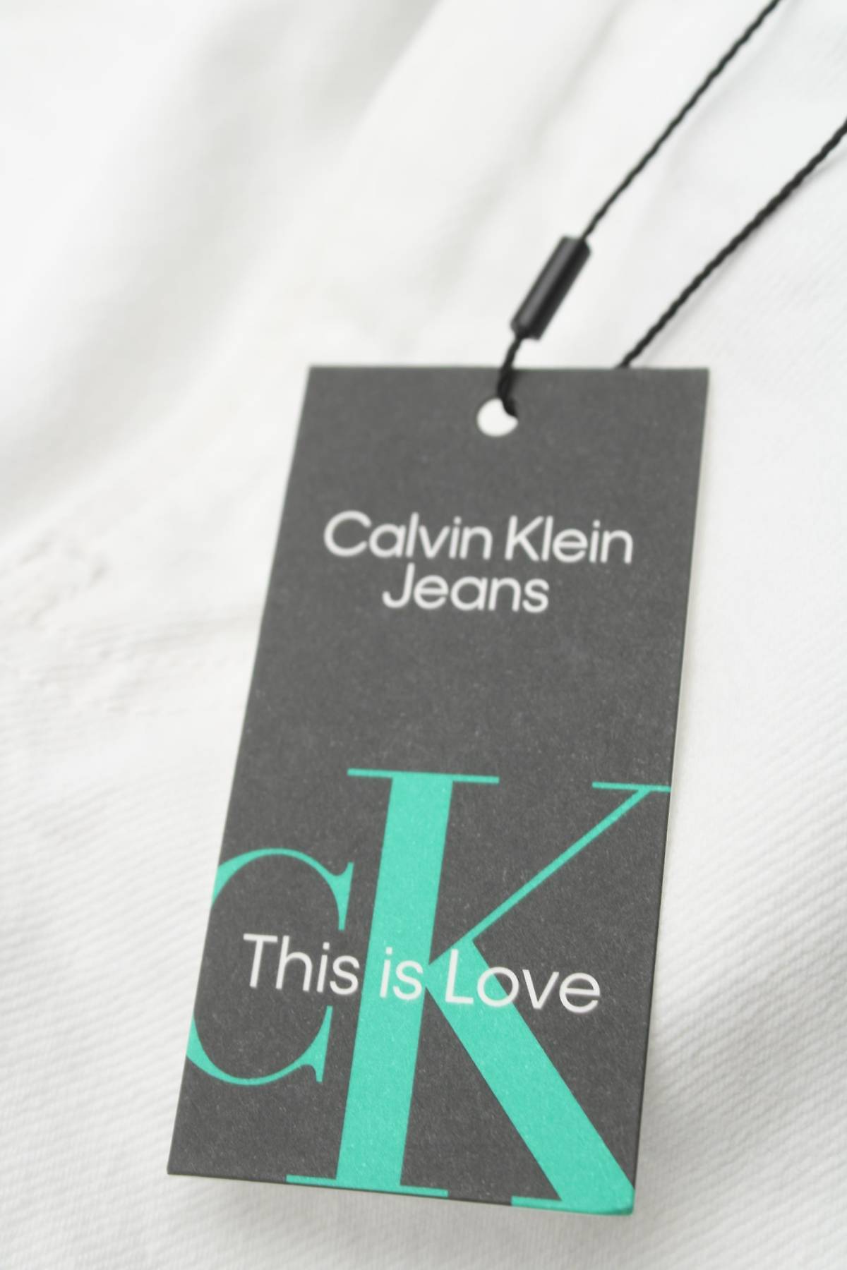 Дамски къси дънки Calvin Klein Jeans3 - Contour.bg Дамски къси дънки Calvin Klein Jeans3