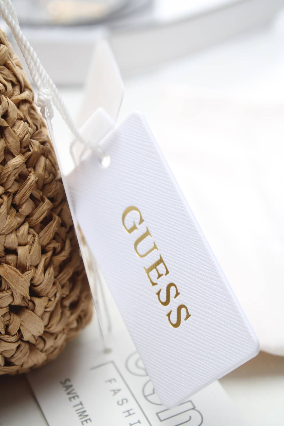 Чанта Guess4 - Contour.bg Чанта Guess4