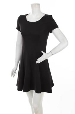 Φορέματα Only1