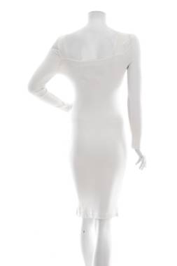 Φορέματα Guess2