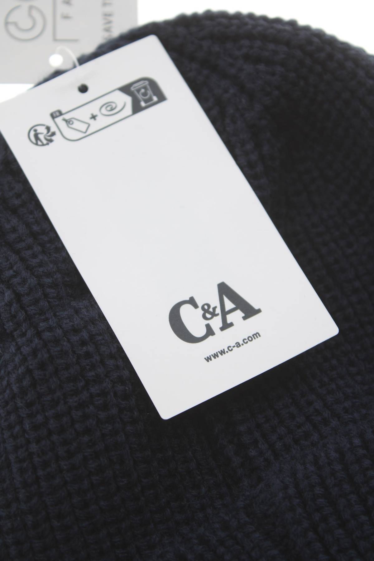 Детска шапка C&A3