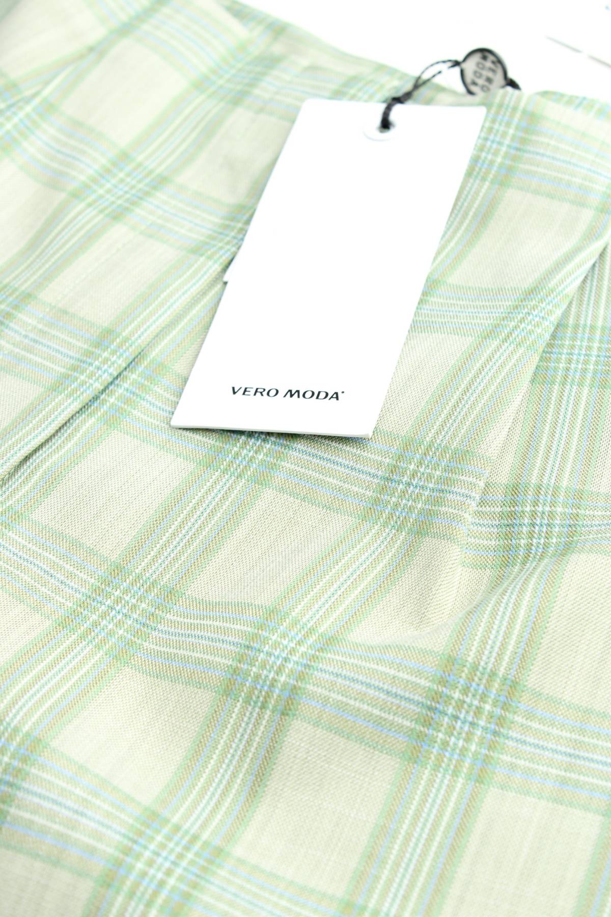 Γυναικείο σορτσάκι Vero Moda2