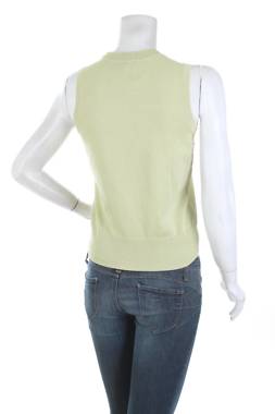 Γυναικείο αμάνικο Michelle Keegan2