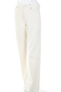 Дамски дънки Stradivarius1