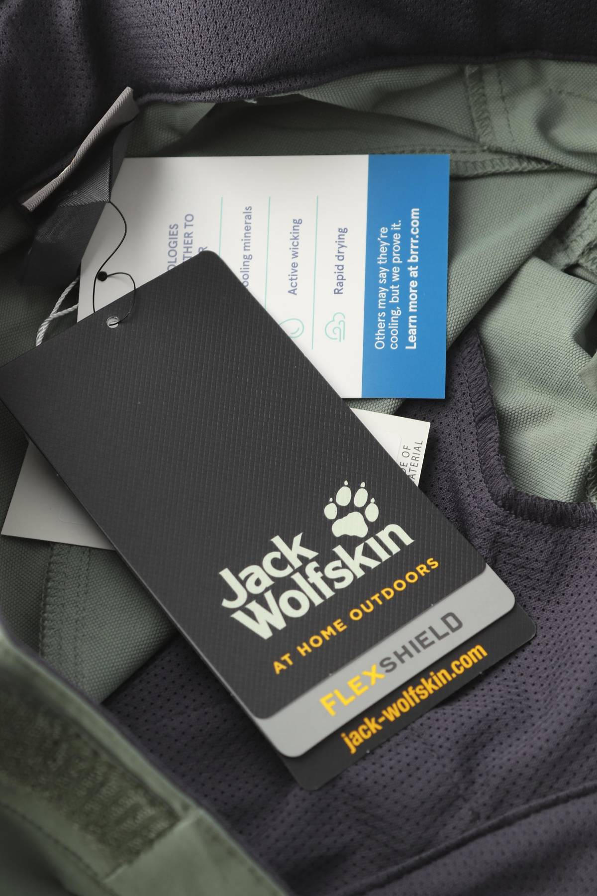 Дамски къс панталон Jack Wolfskin3 - Contour.bg Дамски къс панталон Jack Wolfskin3