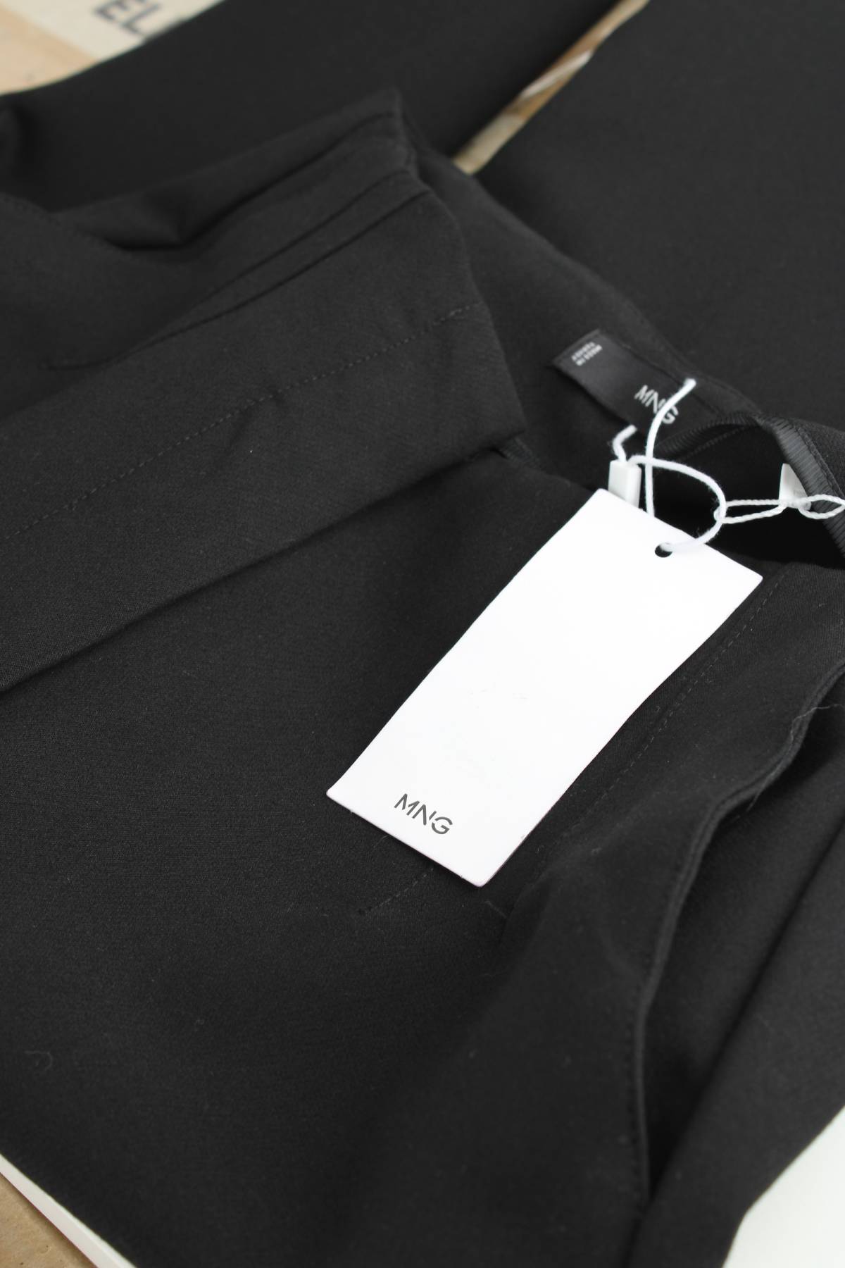 Дамски панталон Mango3