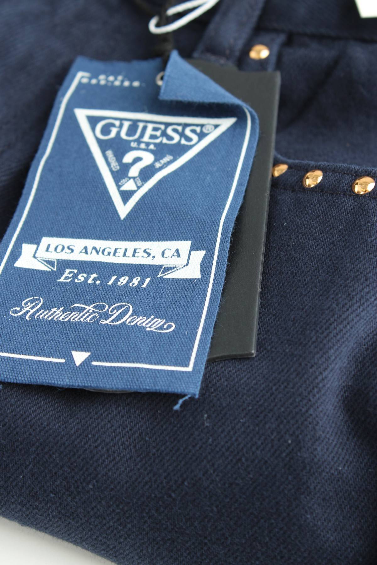 Детски дънки Guess3