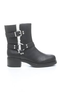 Γυναικεία μποτάκια New Look1