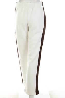 Γυναικείο αθλητικό παντελόνι Pretty Little Thing2