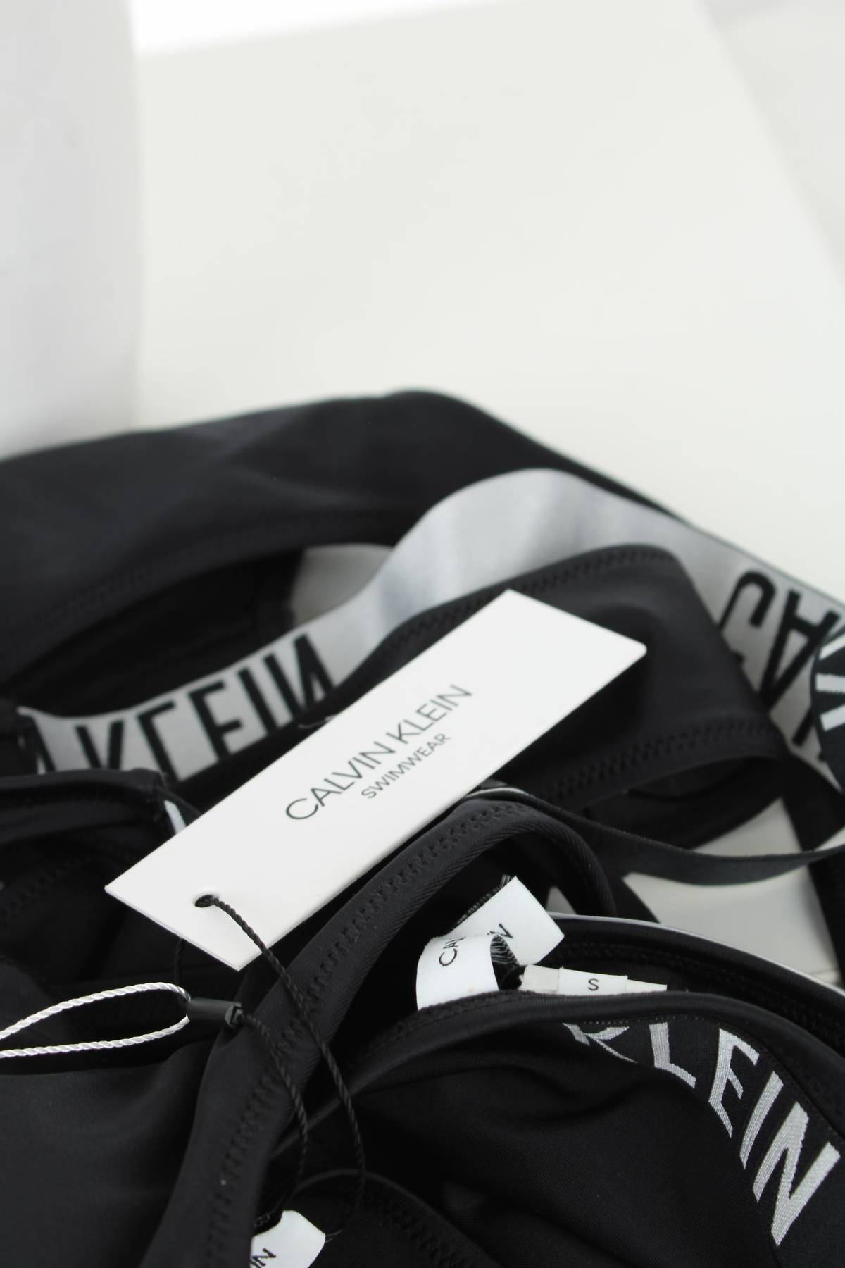 Бански костюм Calvin Klein4 - Contour.bg Бански костюм Calvin Klein4