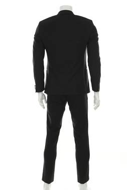 Мъжки костюм Isaac Dewhirst2 - Contour.bg Мъжки костюм Isaac Dewhirst2