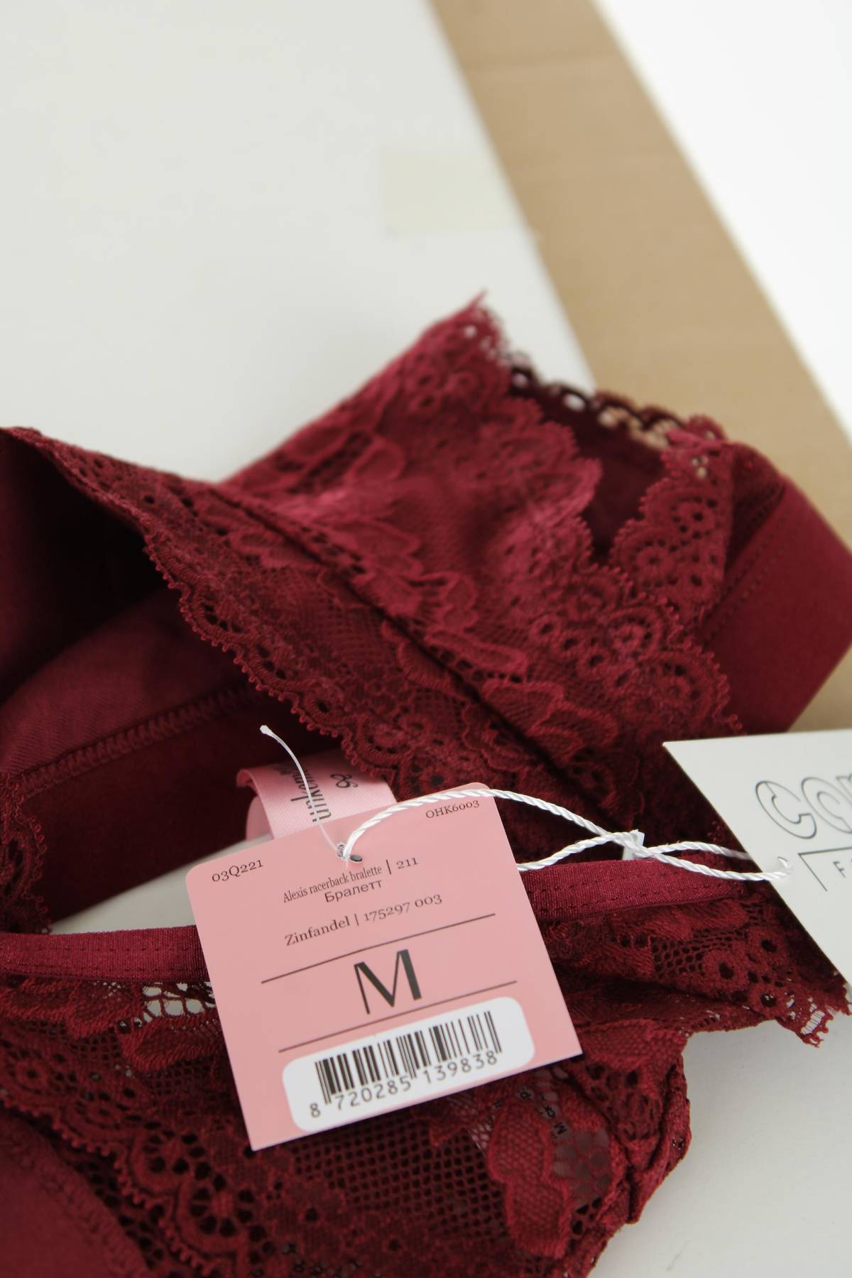 Сутиен Hunkemoller3