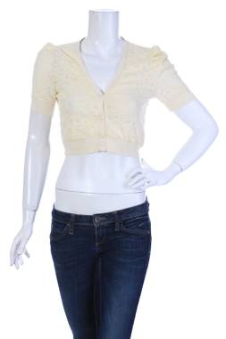 Дамска жилетка Charlotte Russe1 - Contour.bg Дамска жилетка Charlotte Russe1