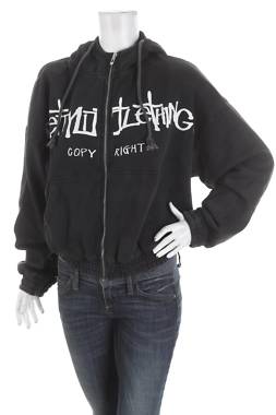 Γυναικείο φούτερ Pretty Little Thing1