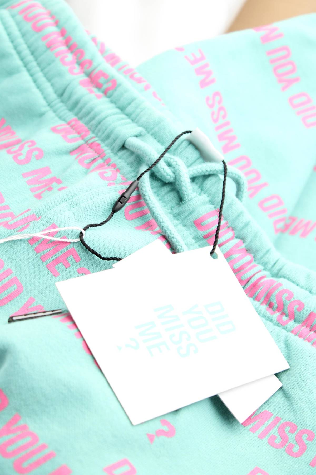 Γυναικείο αθλητικό παντελόνι Guess Originals3