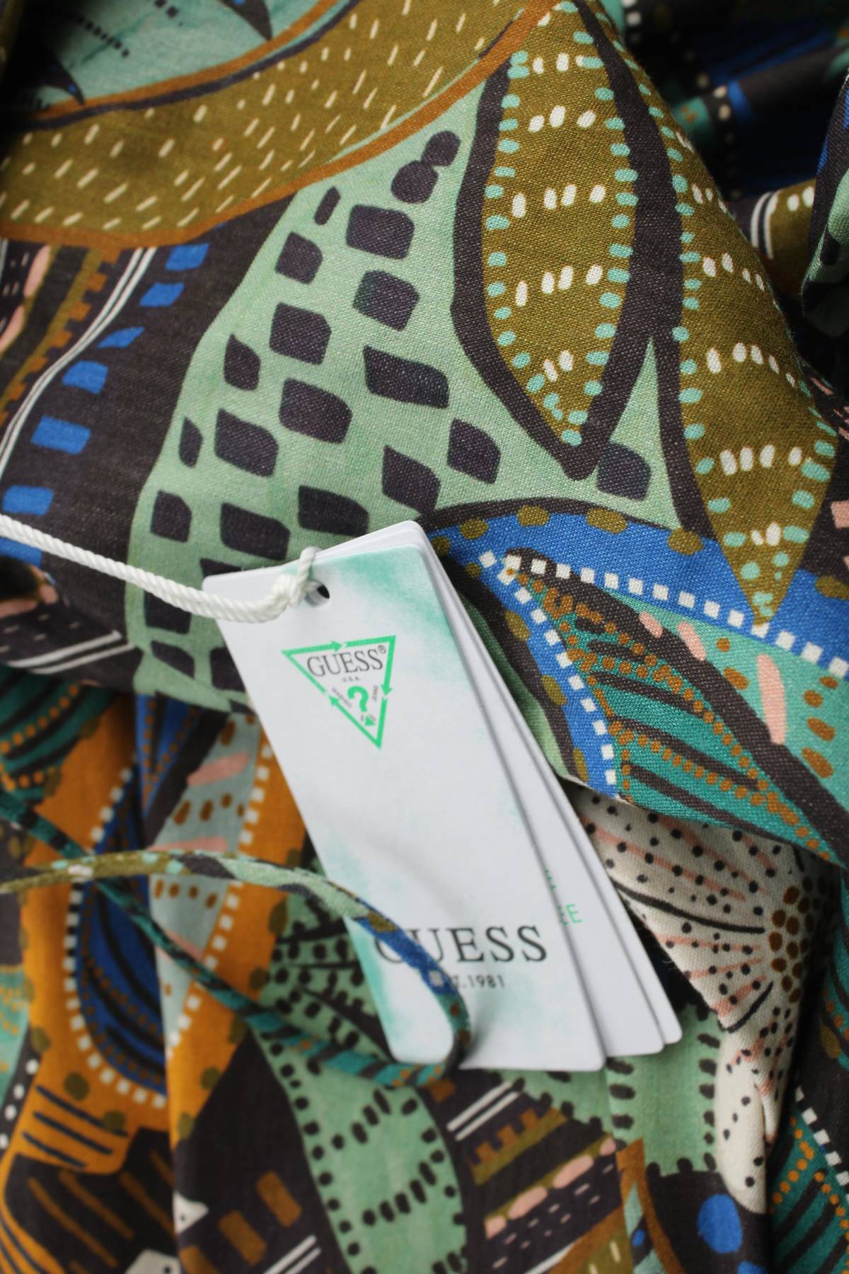 Γυναικεία σαλοπέτα Guess3