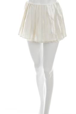 Пола Pretty Little Thing1