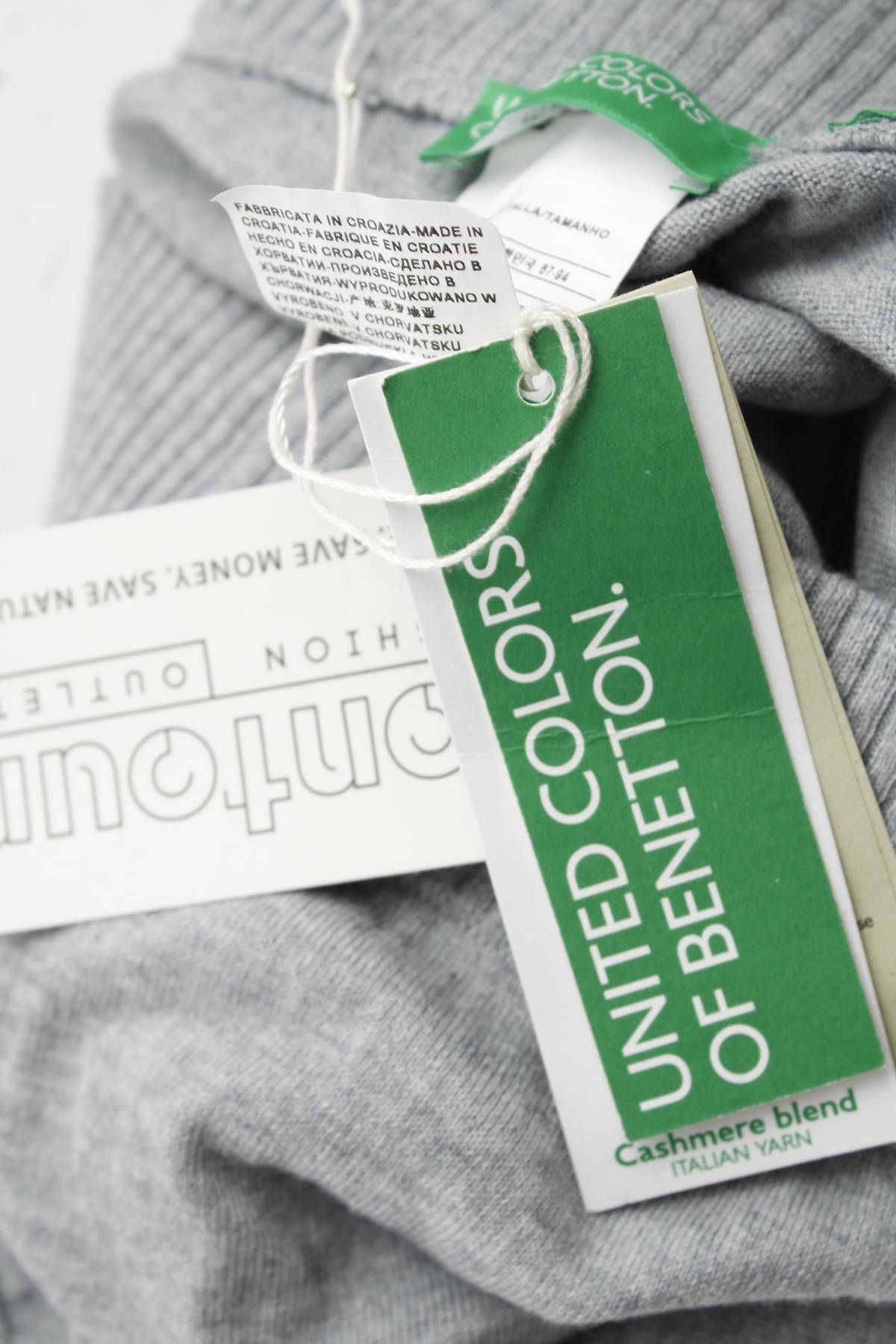 Дамски къс панталон United Colors Of Benetton3 - Contour.bg Дамски къс панталон United Colors Of Benetton3