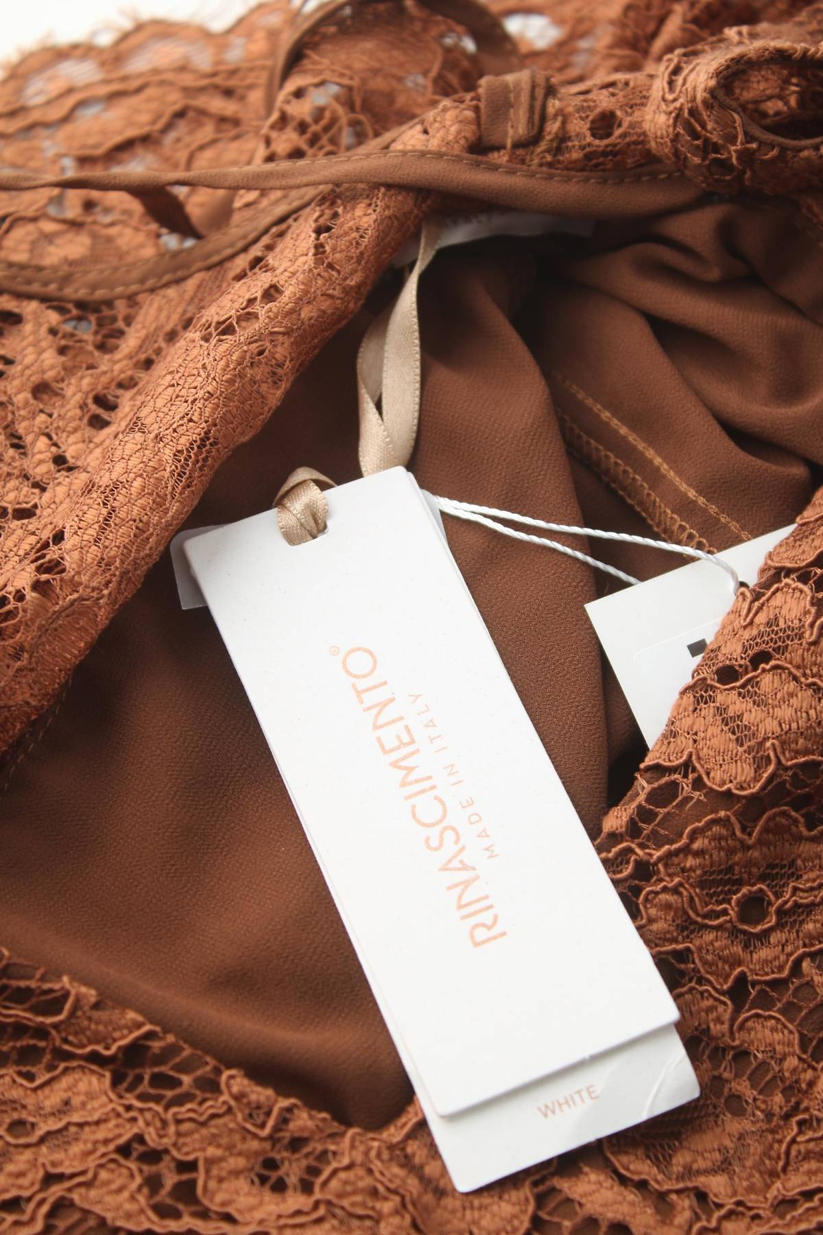 Γυναικείο αμάνικο Rinascimento3