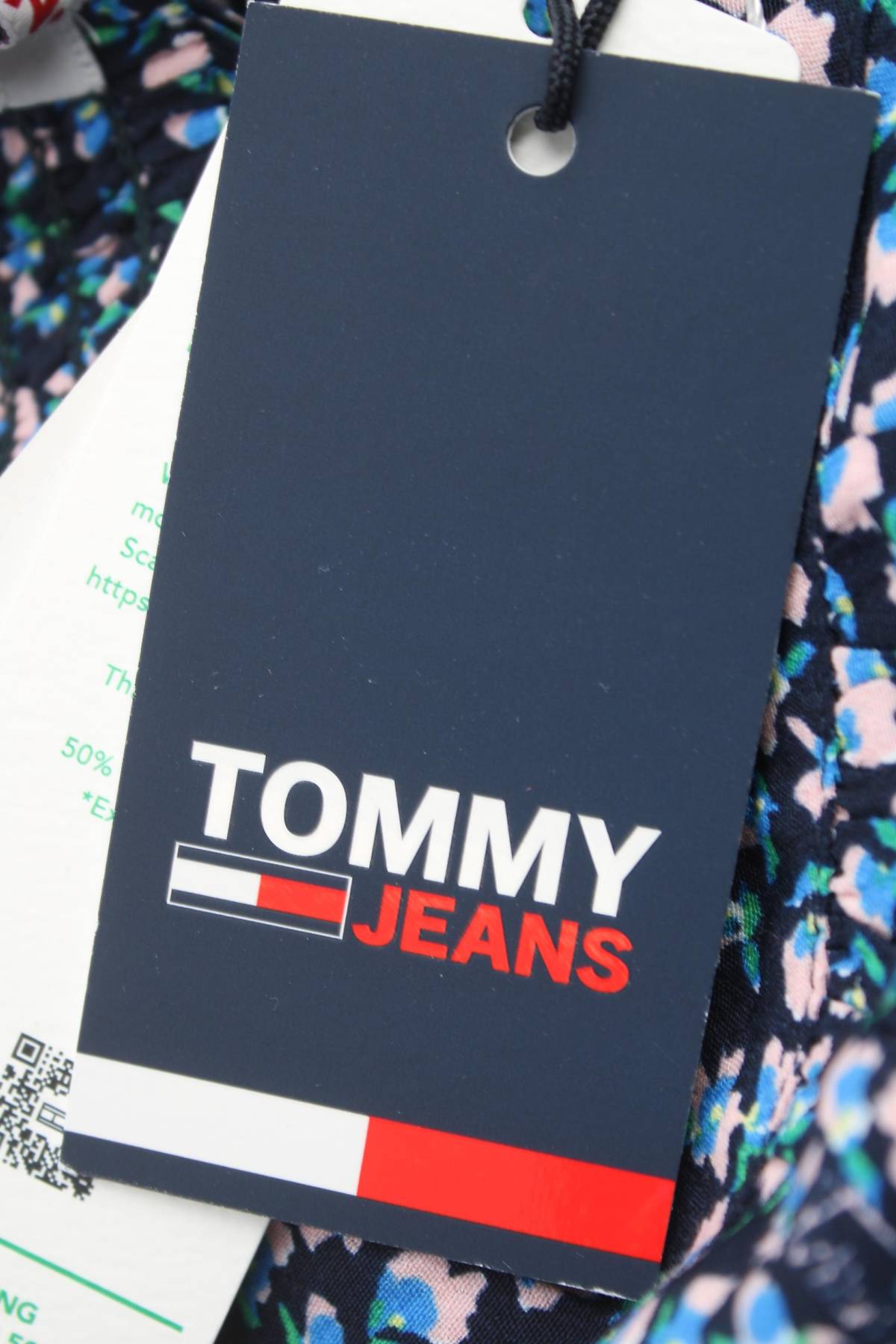 Γυναικείο αμάνικο Tommy Jeans3