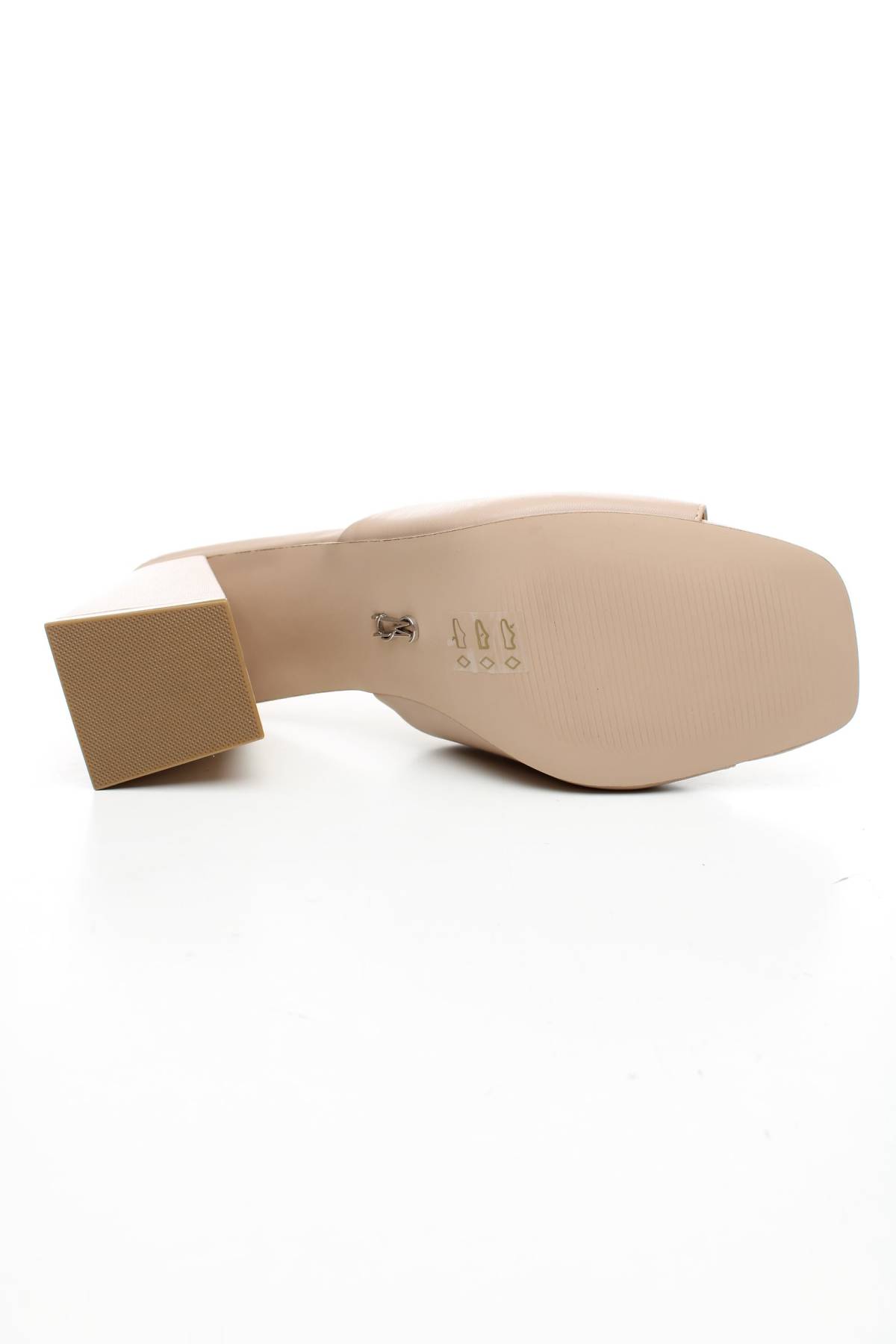 Πέδιλα Steve Madden4