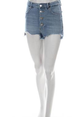 Дамски къси дънки Guess1