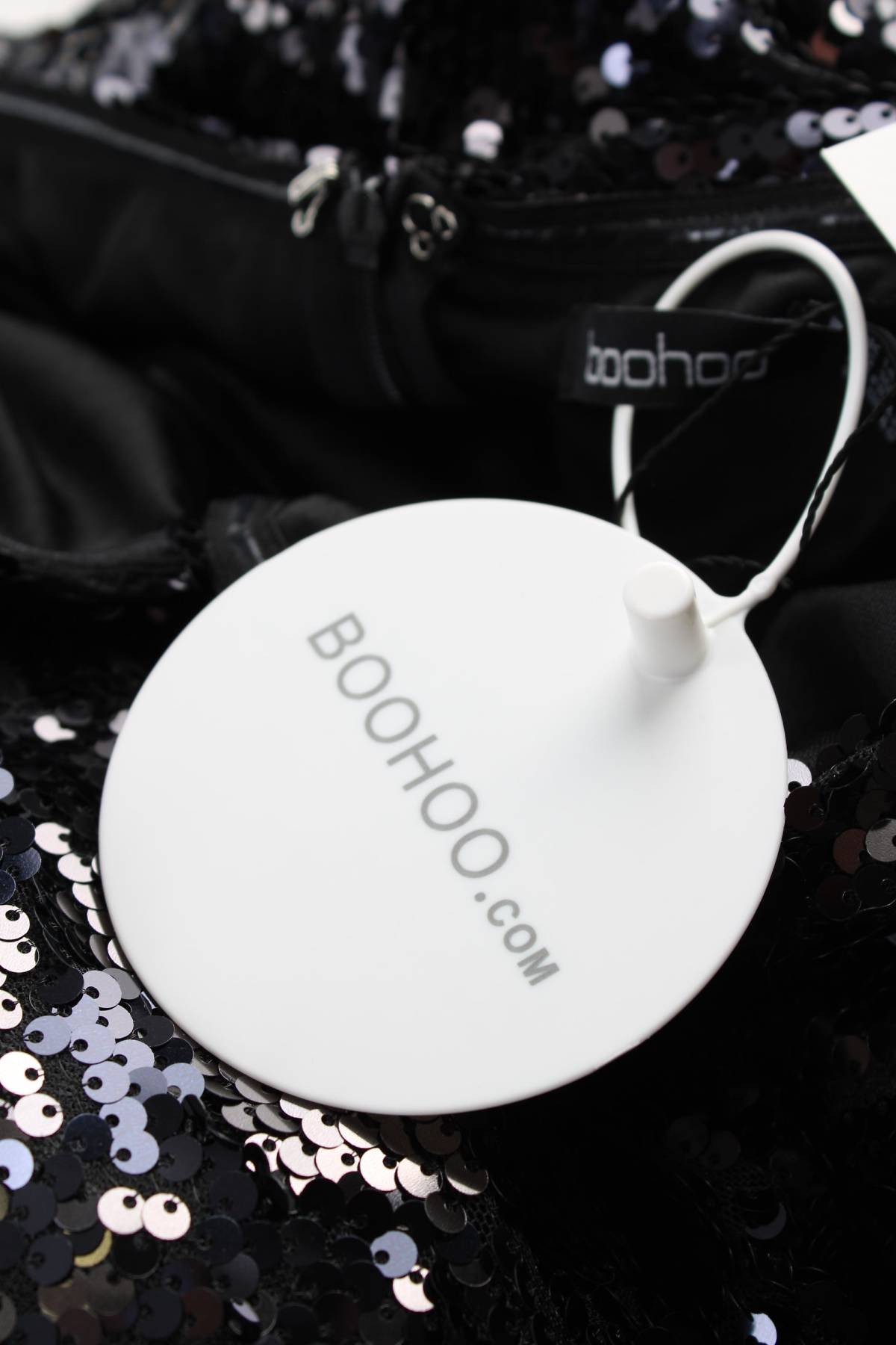 Рокля Boohoo3