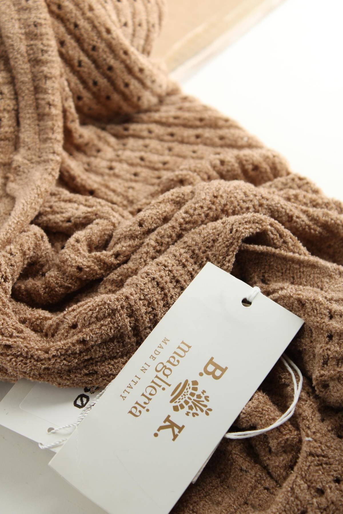 Дамска жилетка B. K.3