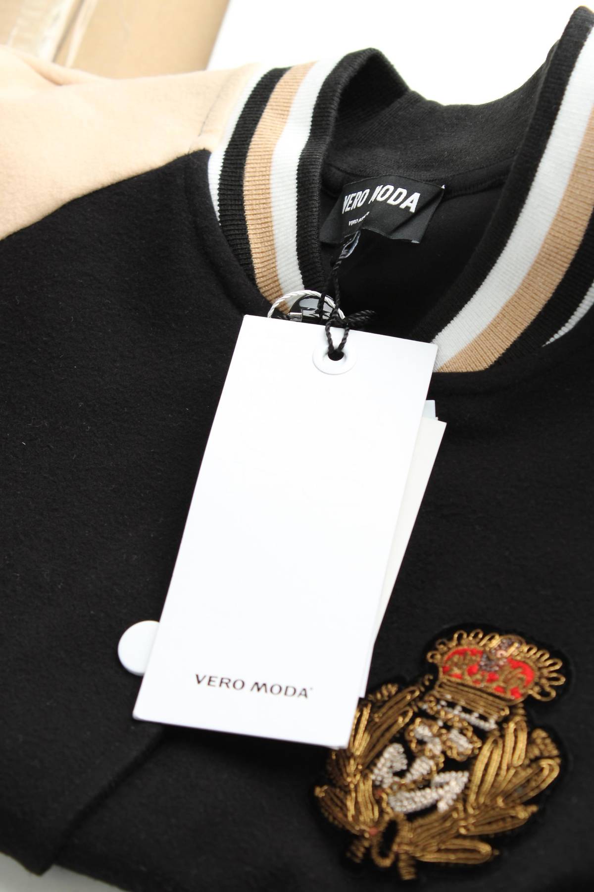 Дамско яке Vero Moda3