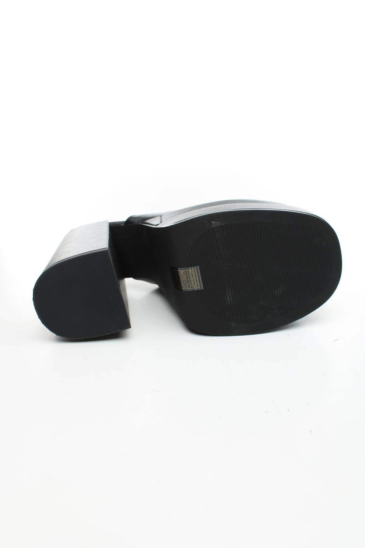 Чехли Steve Madden4 - Contour.bg Чехли Steve Madden4