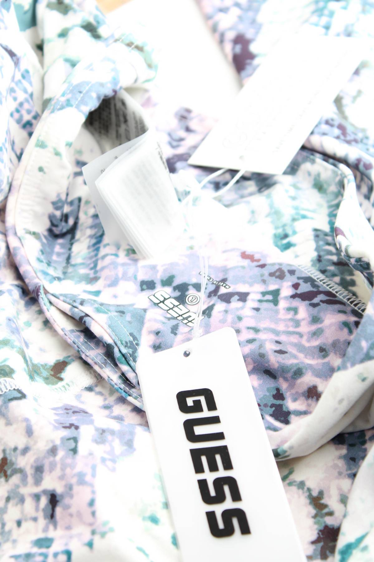 Γυναικείο κολάν Guess3