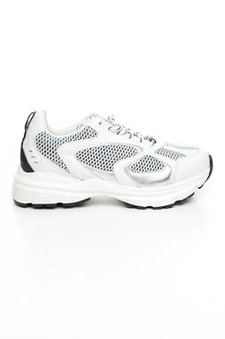 Αθλητικά παπούτσια Steve Madden1 - Contourshop.gr Αθλητικά παπούτσια Steve Madden1
