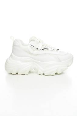 Αθλητικά παπούτσια Steve Madden1
