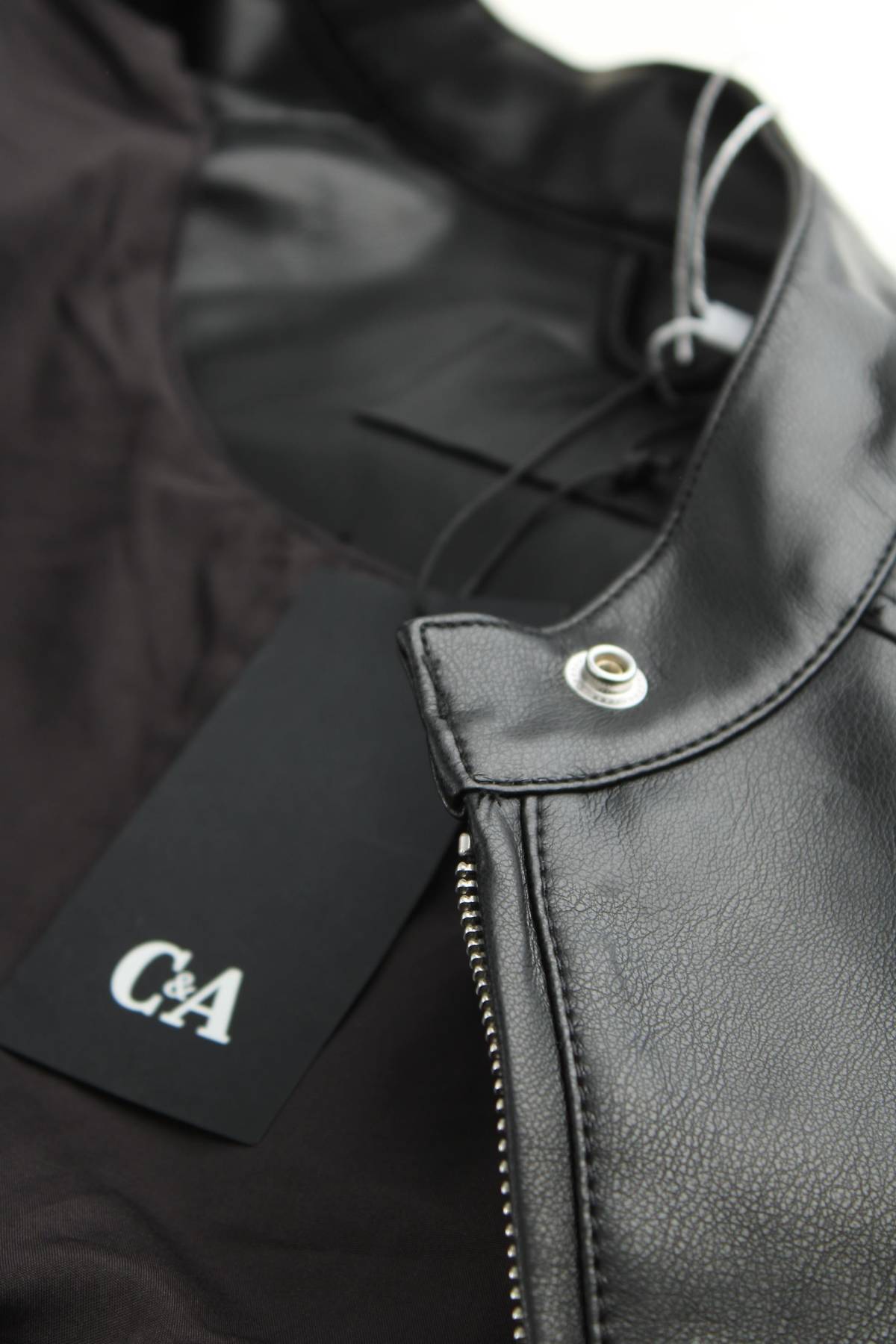 Γυναικείο δερμάτινο μπουφάν C&A4