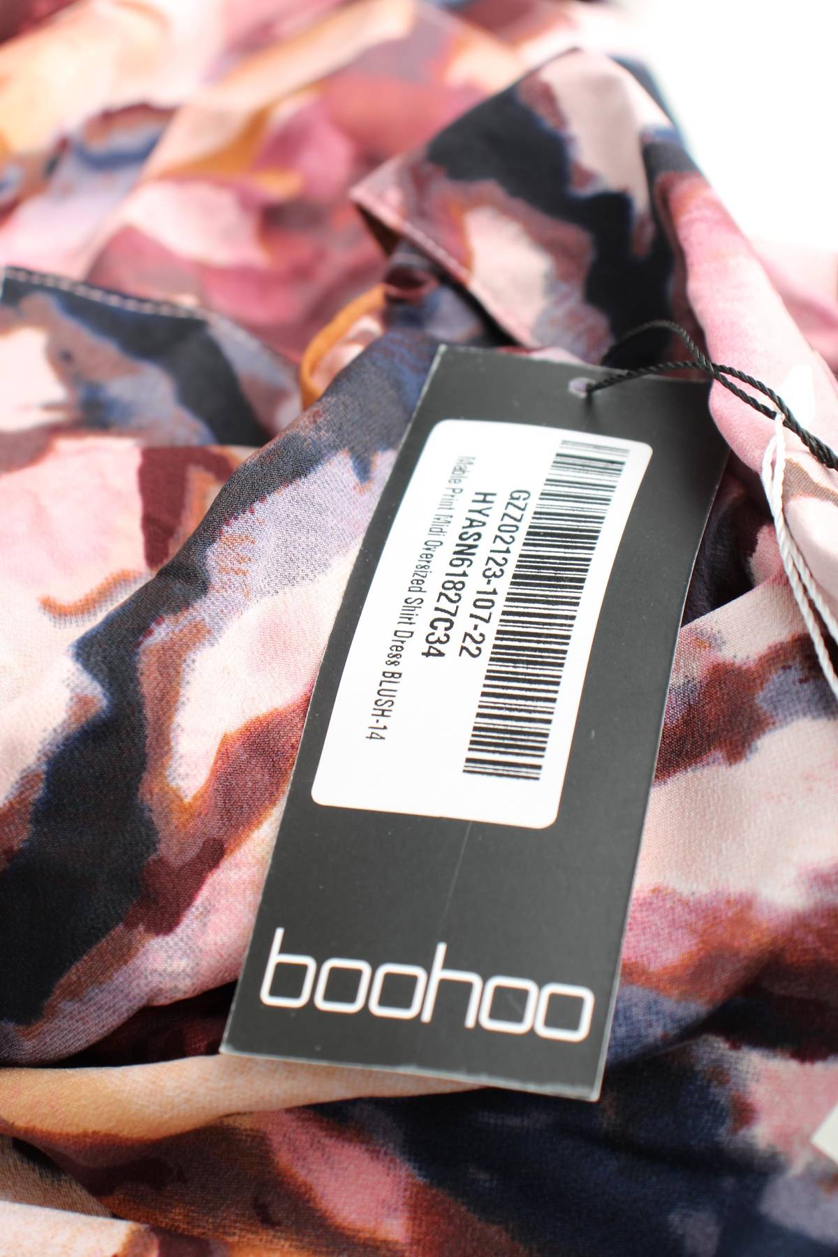 Рокля Boohoo3