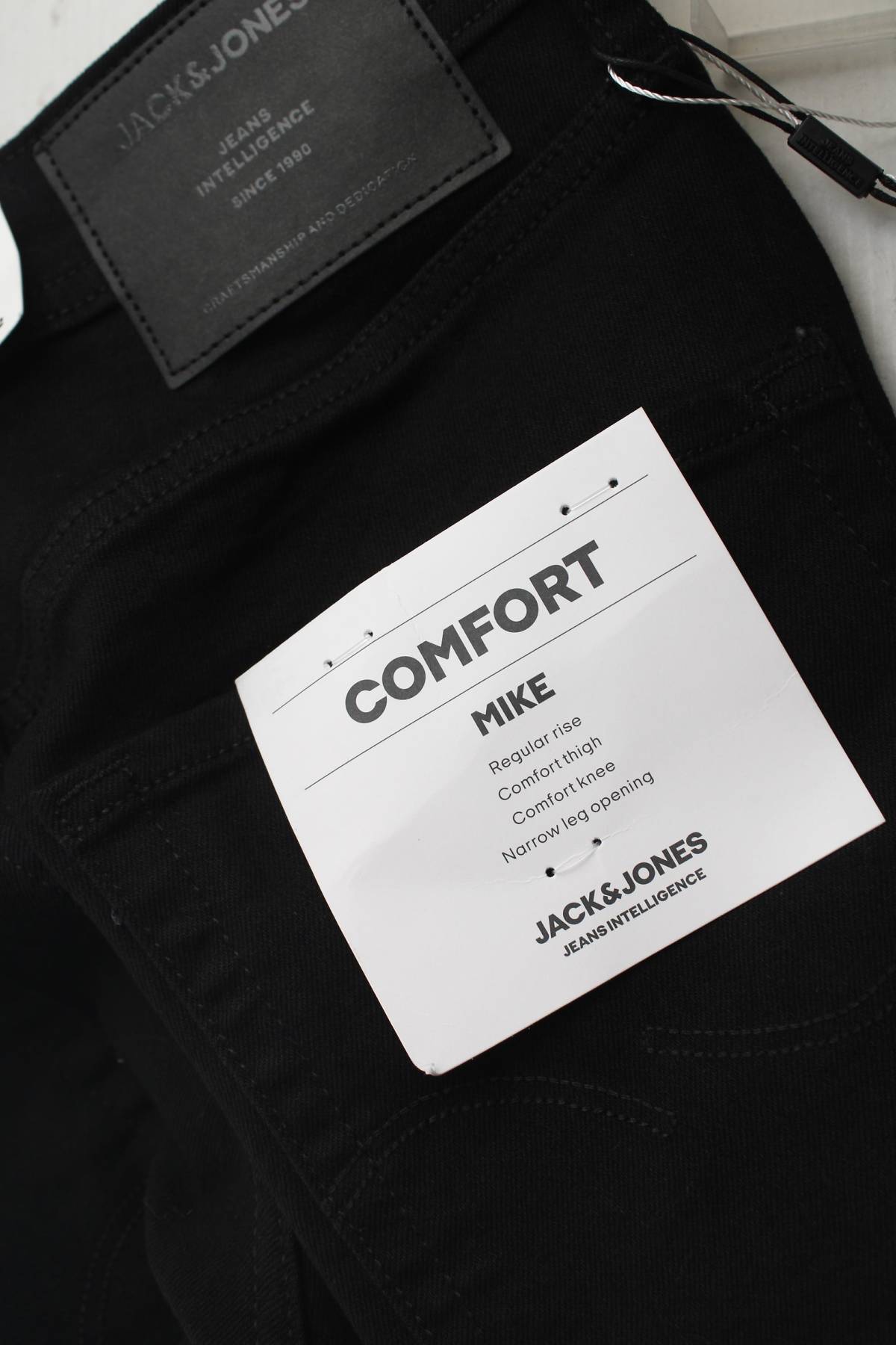 Мъжки дънки Jack & Jones3 - Contour.bg Мъжки дънки Jack & Jones3