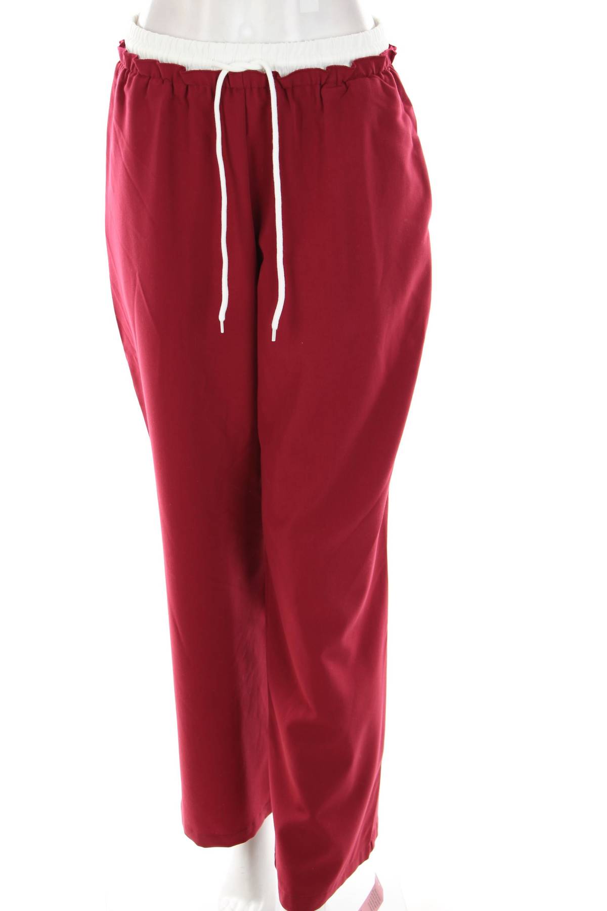 Дамски спортен панталон Pretty Little Thing1 - Contour.bg Дамски спортен панталон Pretty Little Thing1