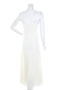 Рокля Michelle Keegan2