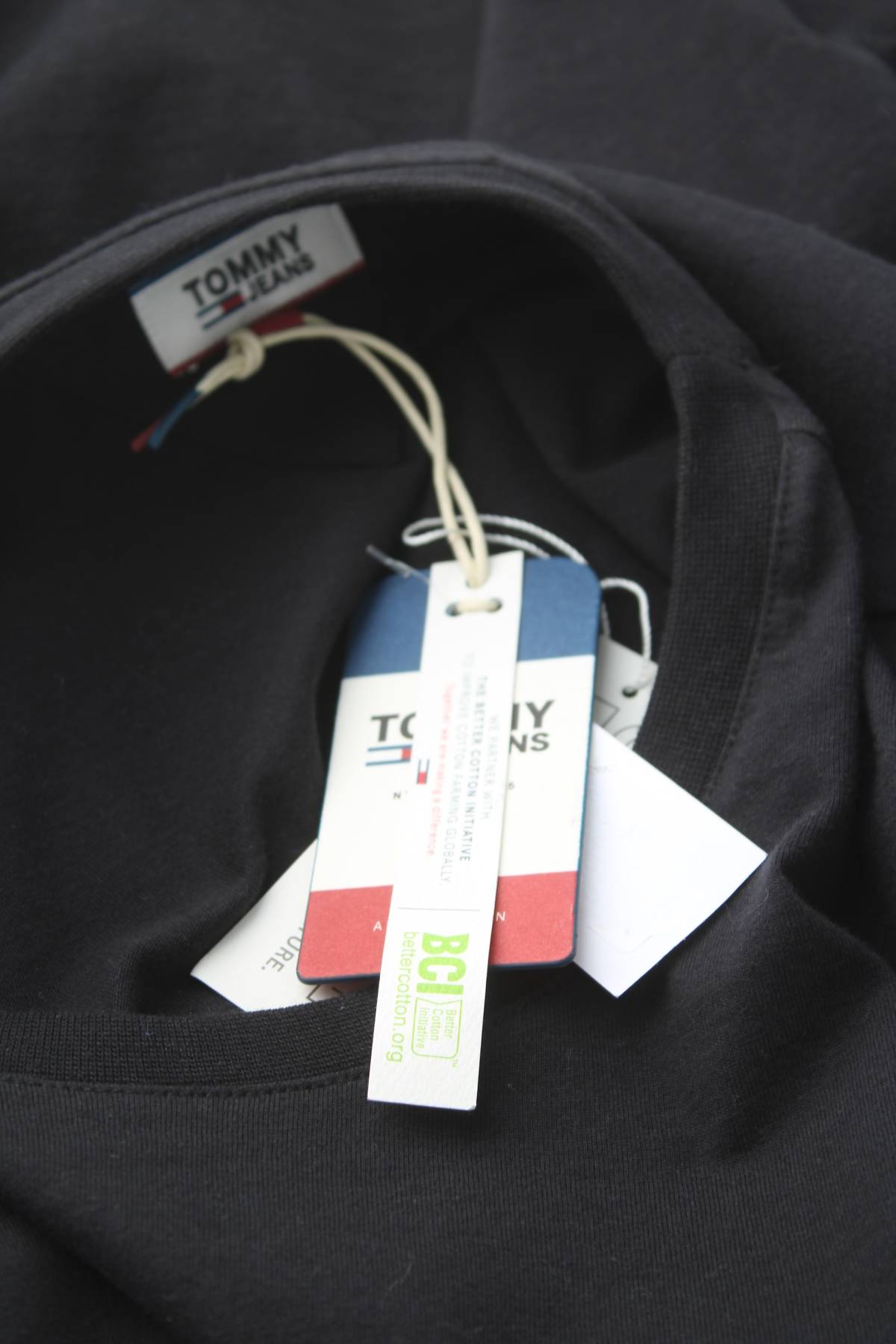 Дамска тениска Tommy Jeans3