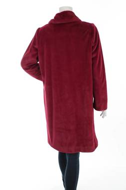 Дамско палто Guess2