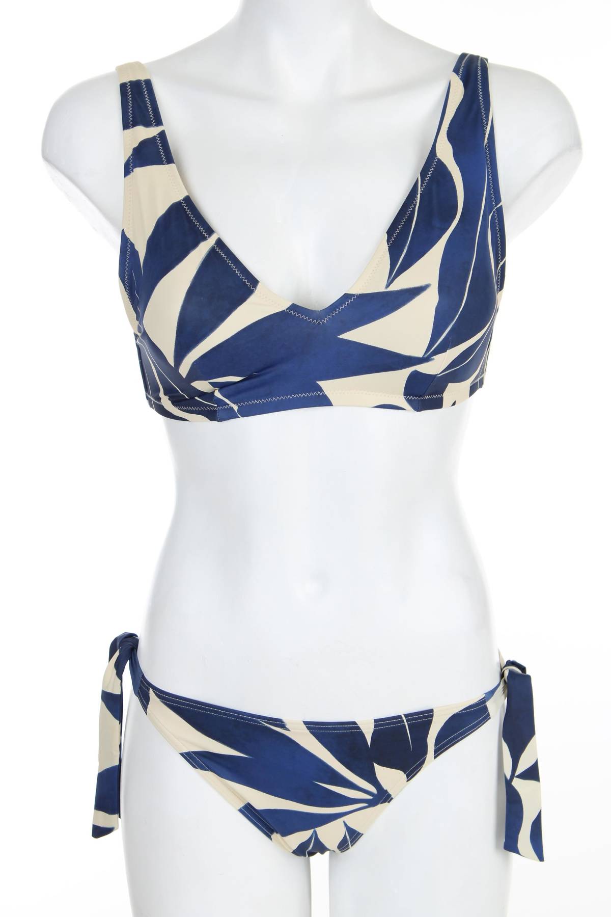 Бански костюм Triumph1