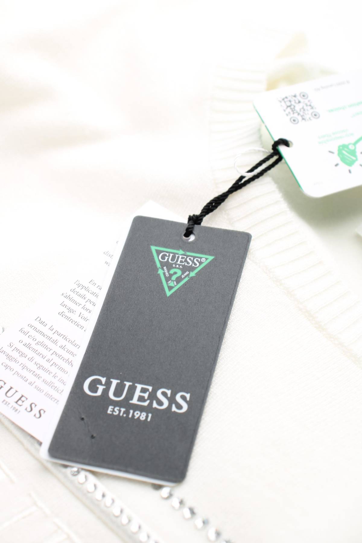 Дамски пуловер Guess3