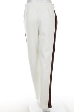 Γυναικείο αθλητικό παντελόνι Pretty Little Thing2