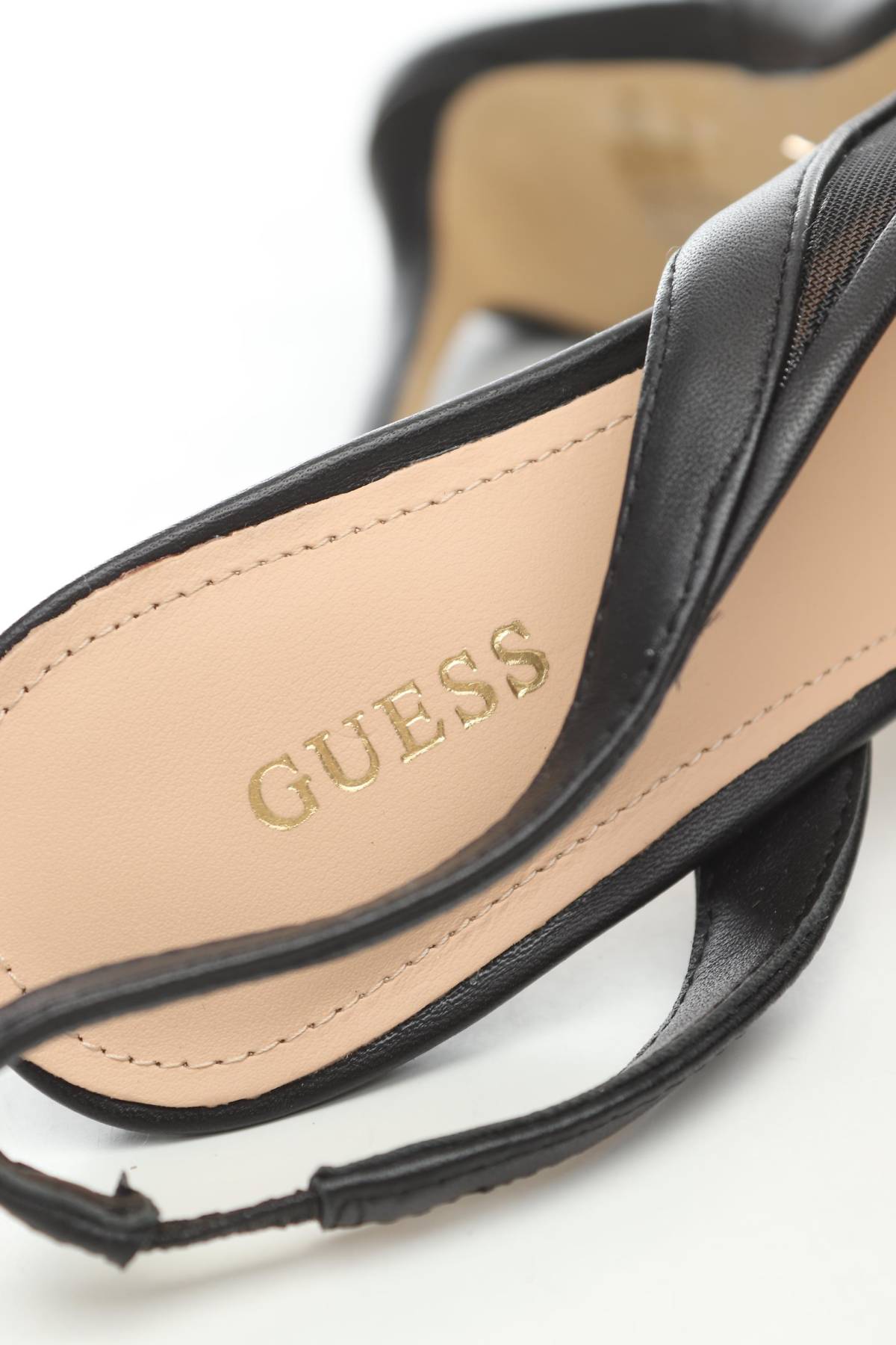 Дамски обувки Guess5