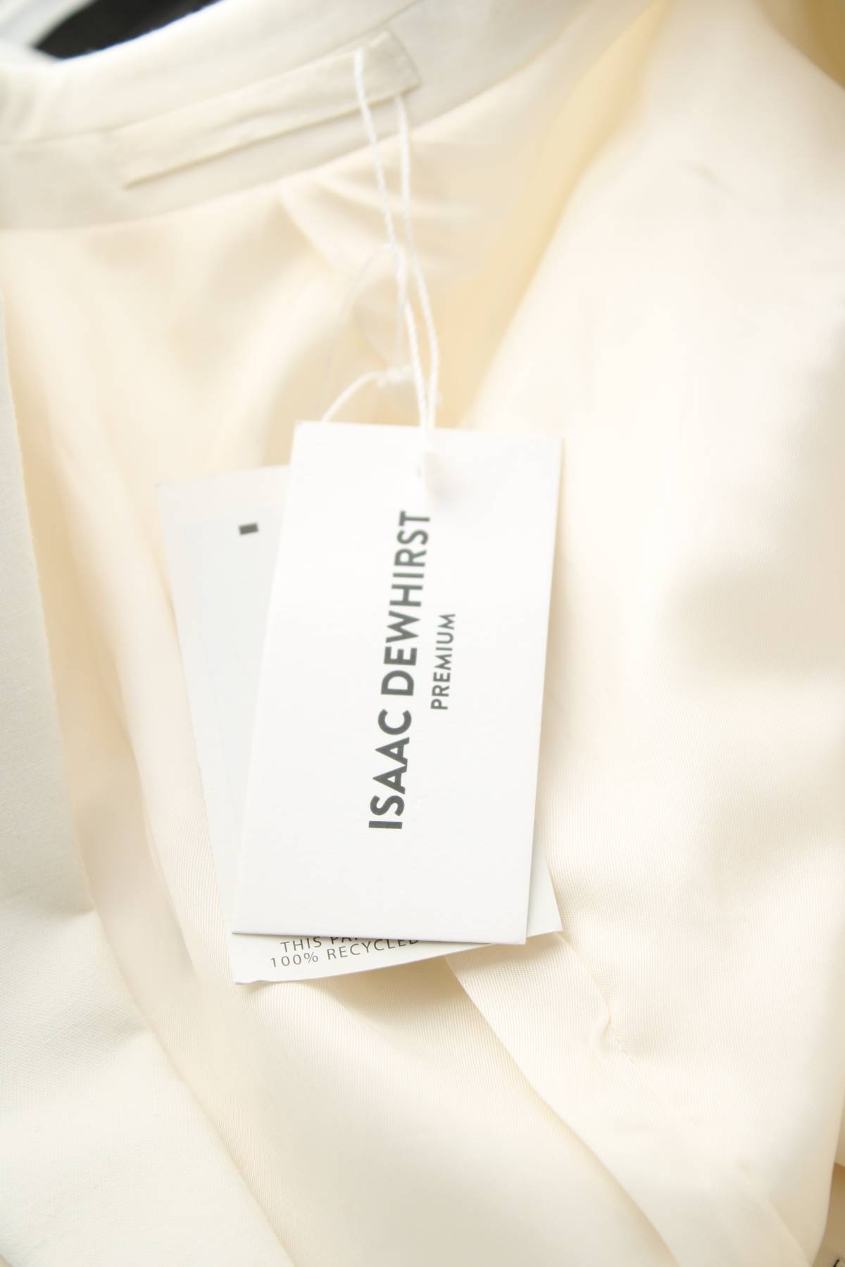 Мъжки костюм Isaac Dewhirst3