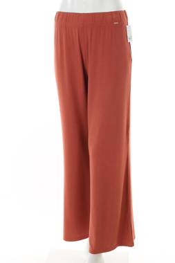 Дамска пижама Calvin Klein1