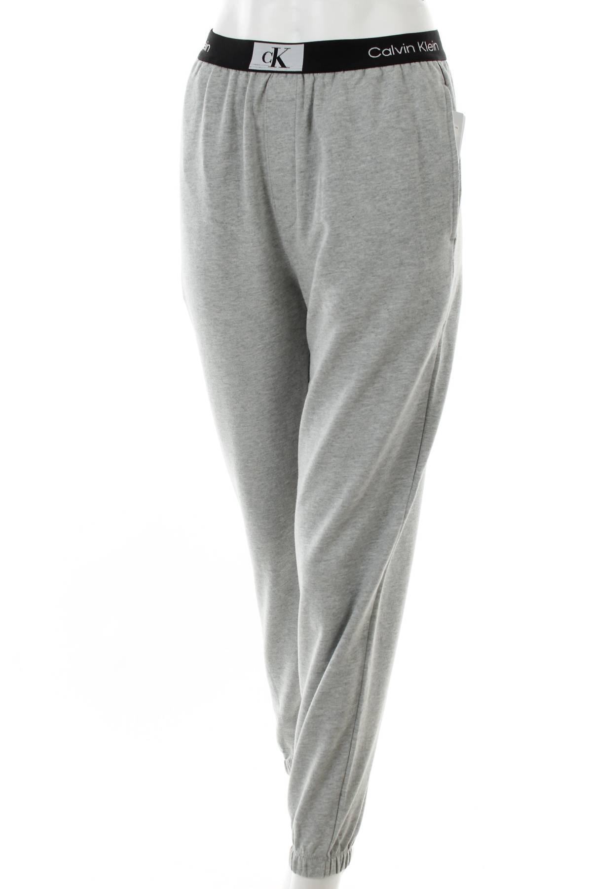 Дамска пижама Calvin Klein1