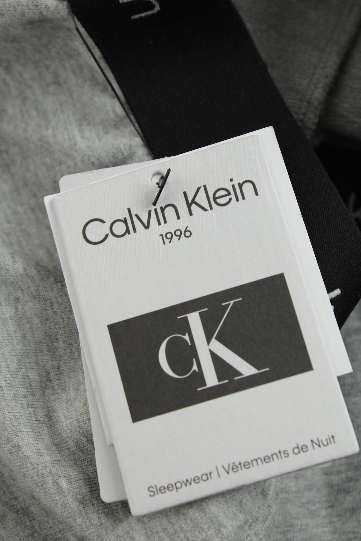 Дамска пижама Calvin Klein3